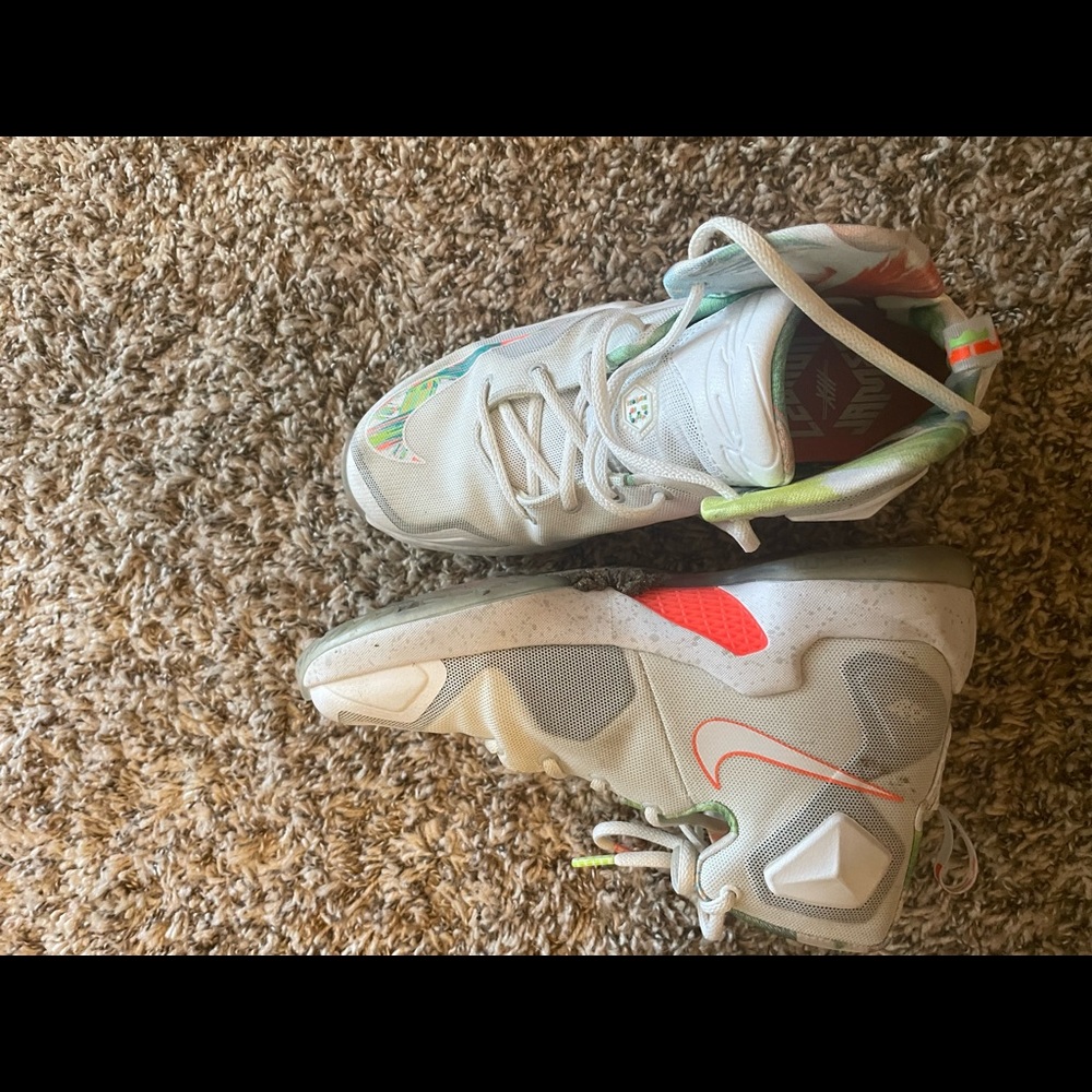 Nike Men's White Athletic Shoes with Neon Orange and Mint Accents